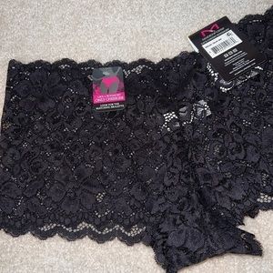 NWT Lace Cheeky Boyshort